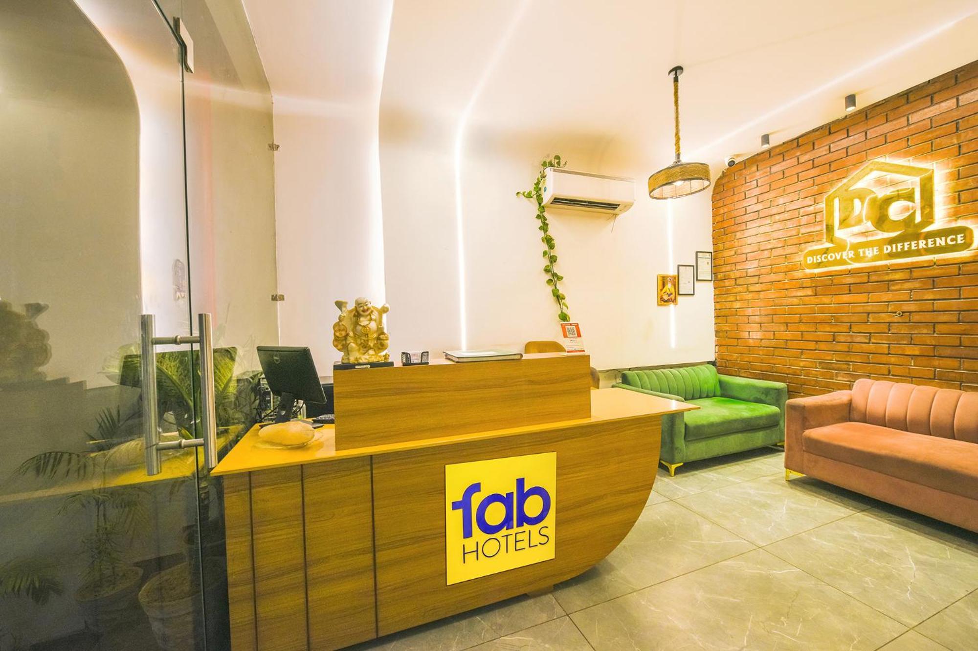 Fabhotel Dc Premium Zirakpur Bagian luar foto