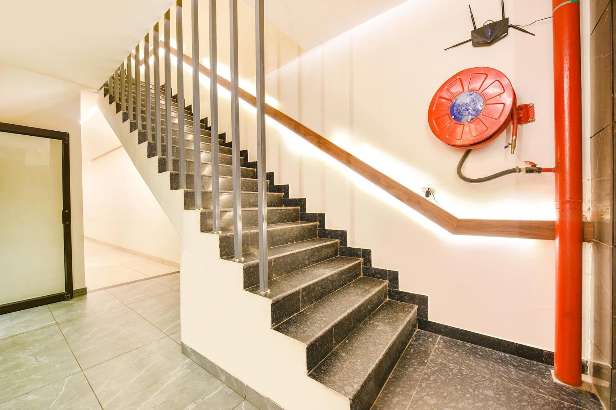 Fabhotel Dc Premium Zirakpur Bagian luar foto